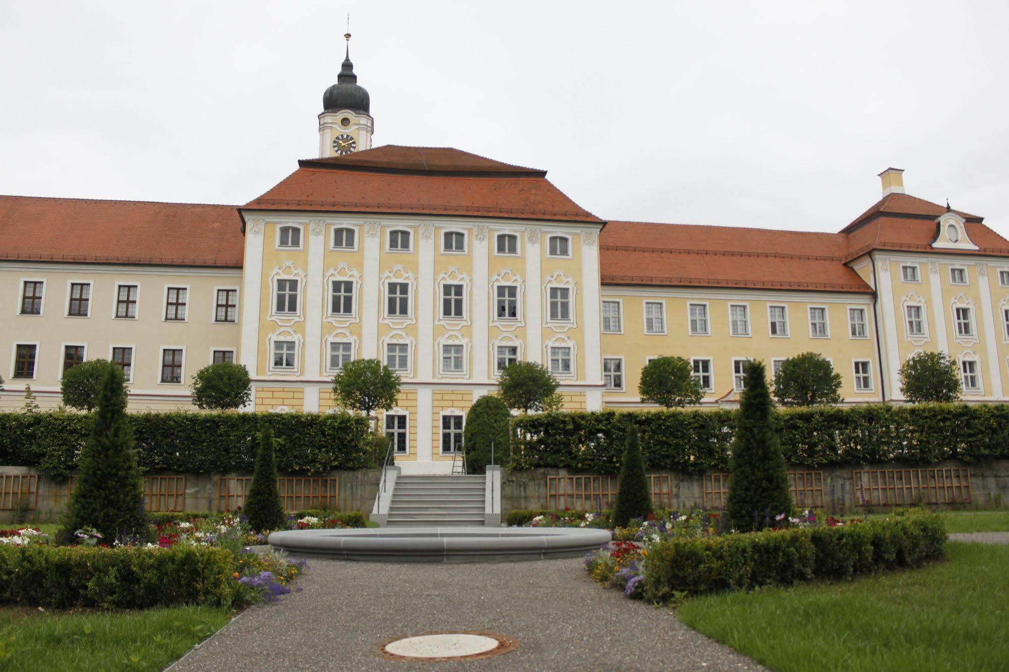 Klostergasthof Roggenburg Eksteriør bilde